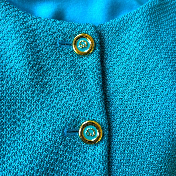 ST. JOHN COLLECTION Azul Knit 2 pc Skirt + Jacket Gold Button Chain Suit Set 8 M - Picture 12 of 15